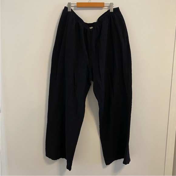 Abercrombie Crinkle Textured Wide Leg Pant - Picture 6 of 6